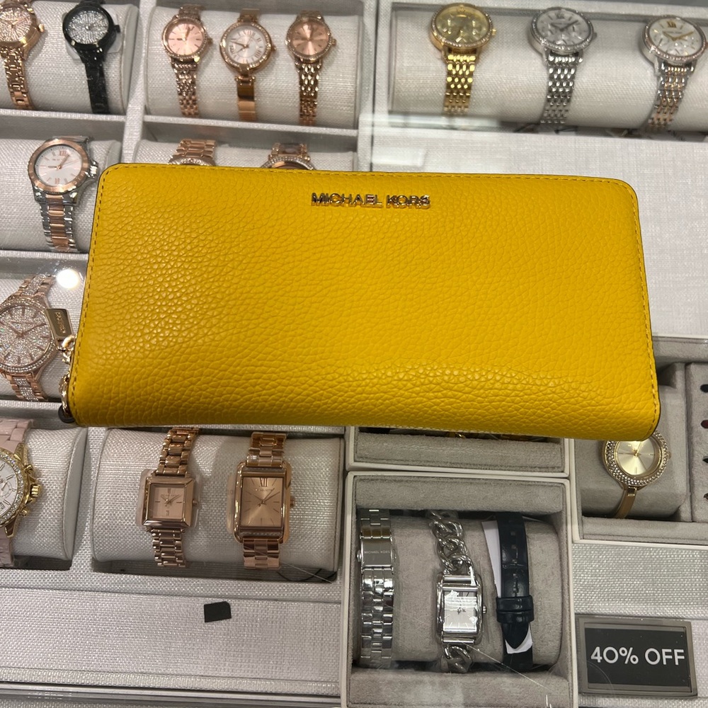 Michael Kors Wristlet Wallet